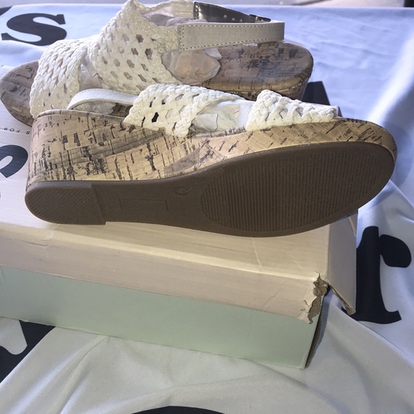 Girls brand new wedge sandals - Picture 4 of 4